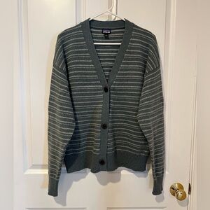 Women’s Patagonia cardigan - Size L